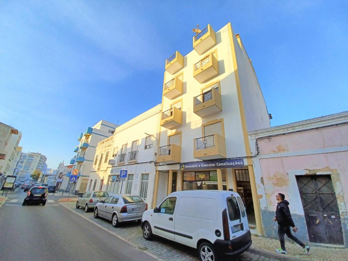 Sun Waves Beach Apartment Portimão Exteriör bild