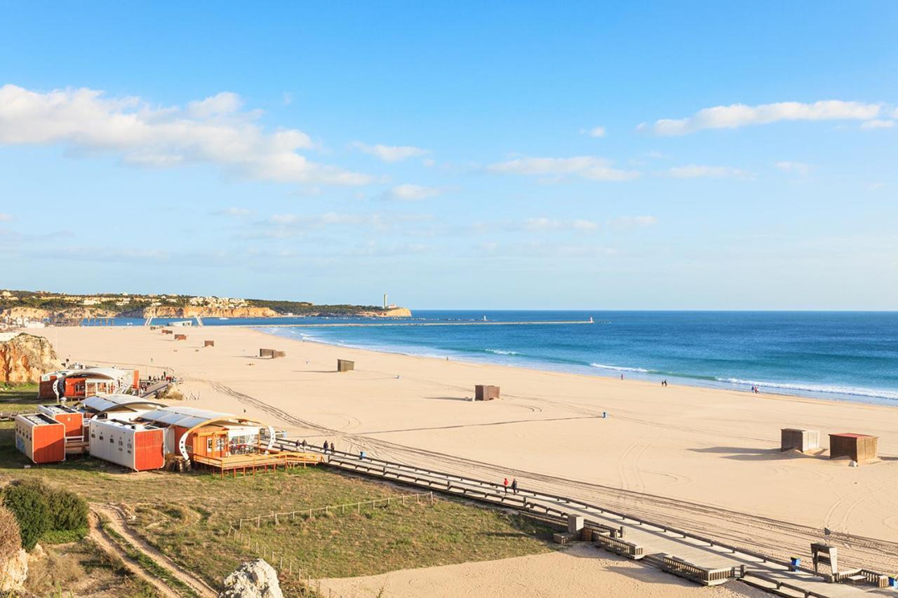 Sun Waves Beach Apartment Portimão Exteriör bild