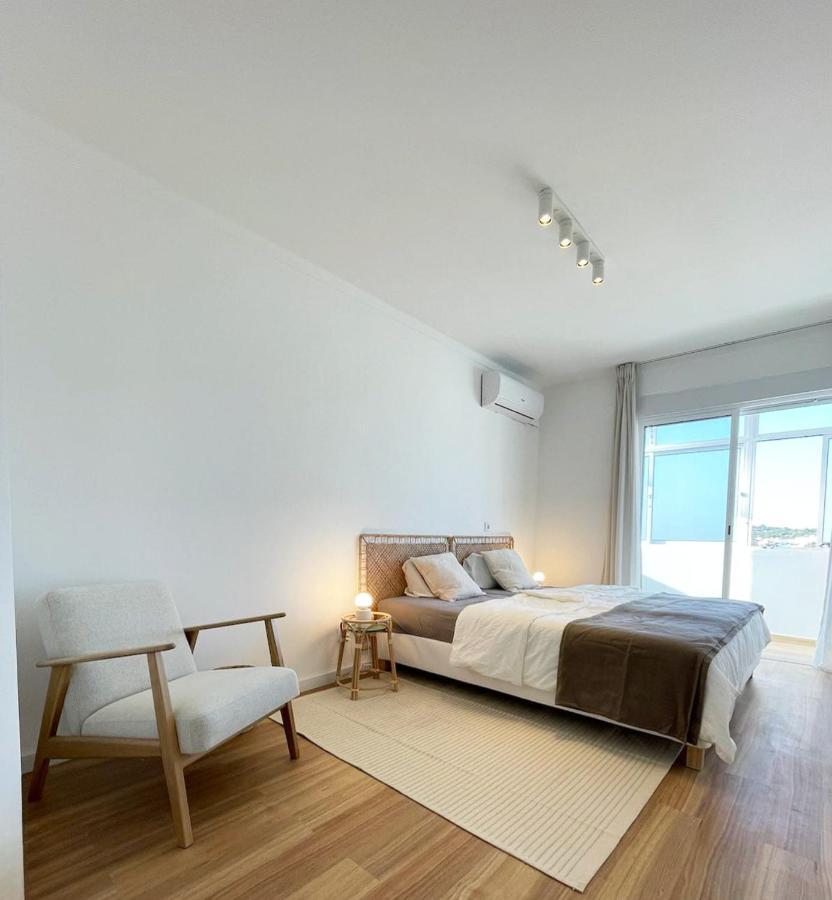 Sun Waves Beach Apartment Portimão Exteriör bild