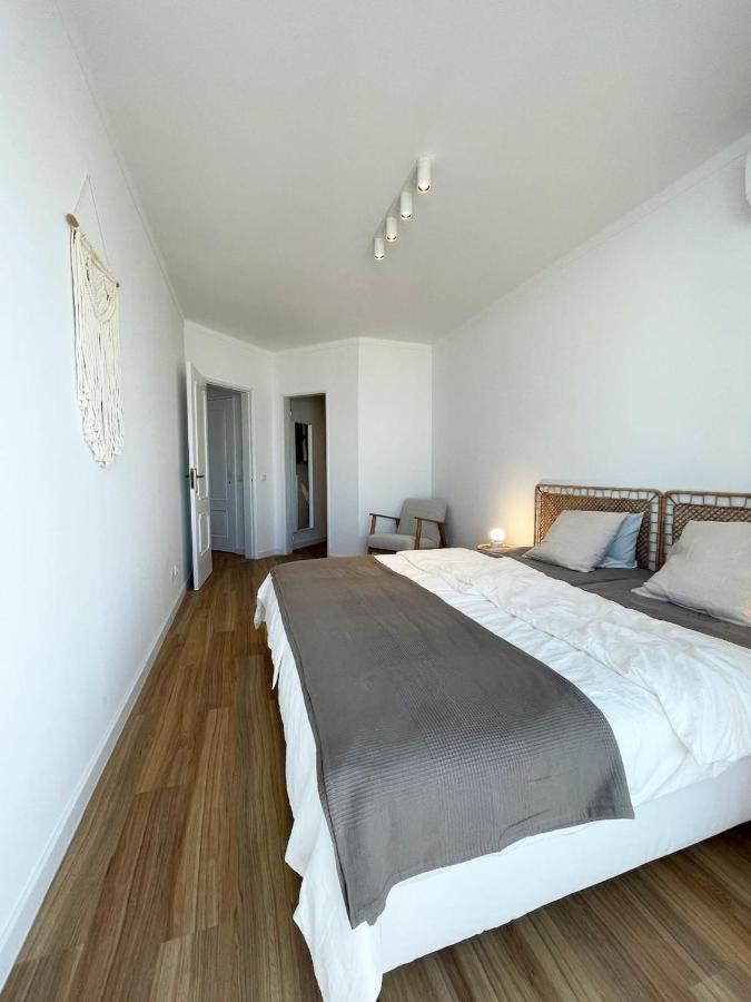 Sun Waves Beach Apartment Portimão Exteriör bild